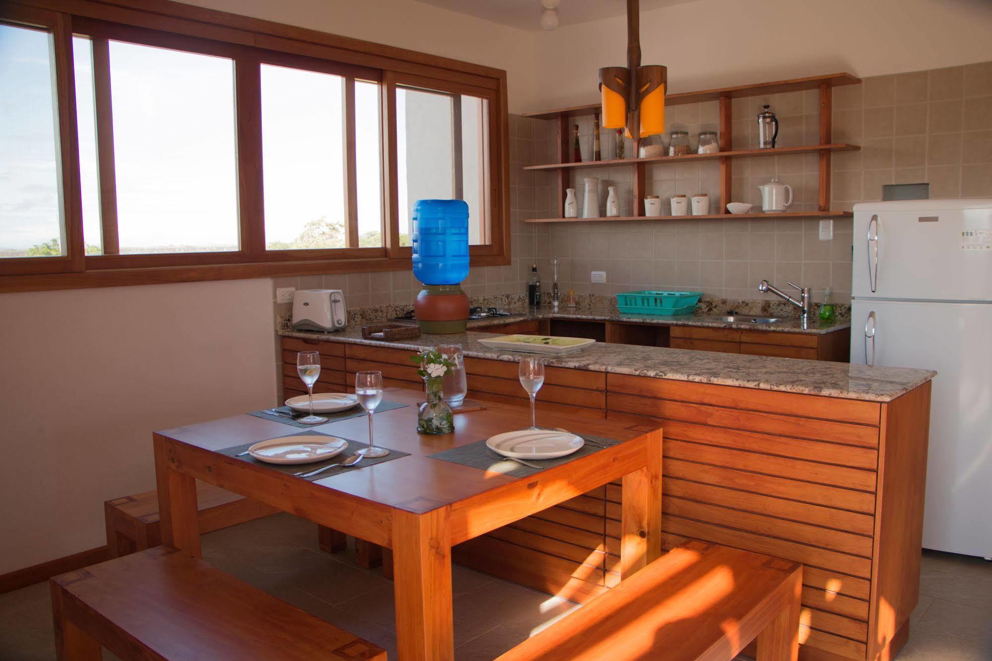 Chez Manany Galapagos Ecolodge Puerto Villamil Bagian luar foto